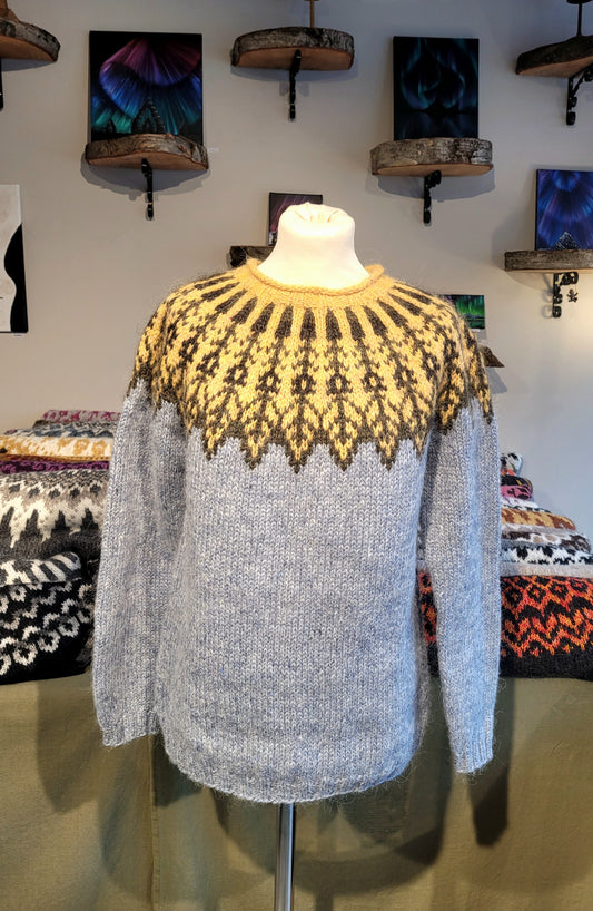 Lopapeysa knit by Valdís Bára Kristjánsdóttir - 3