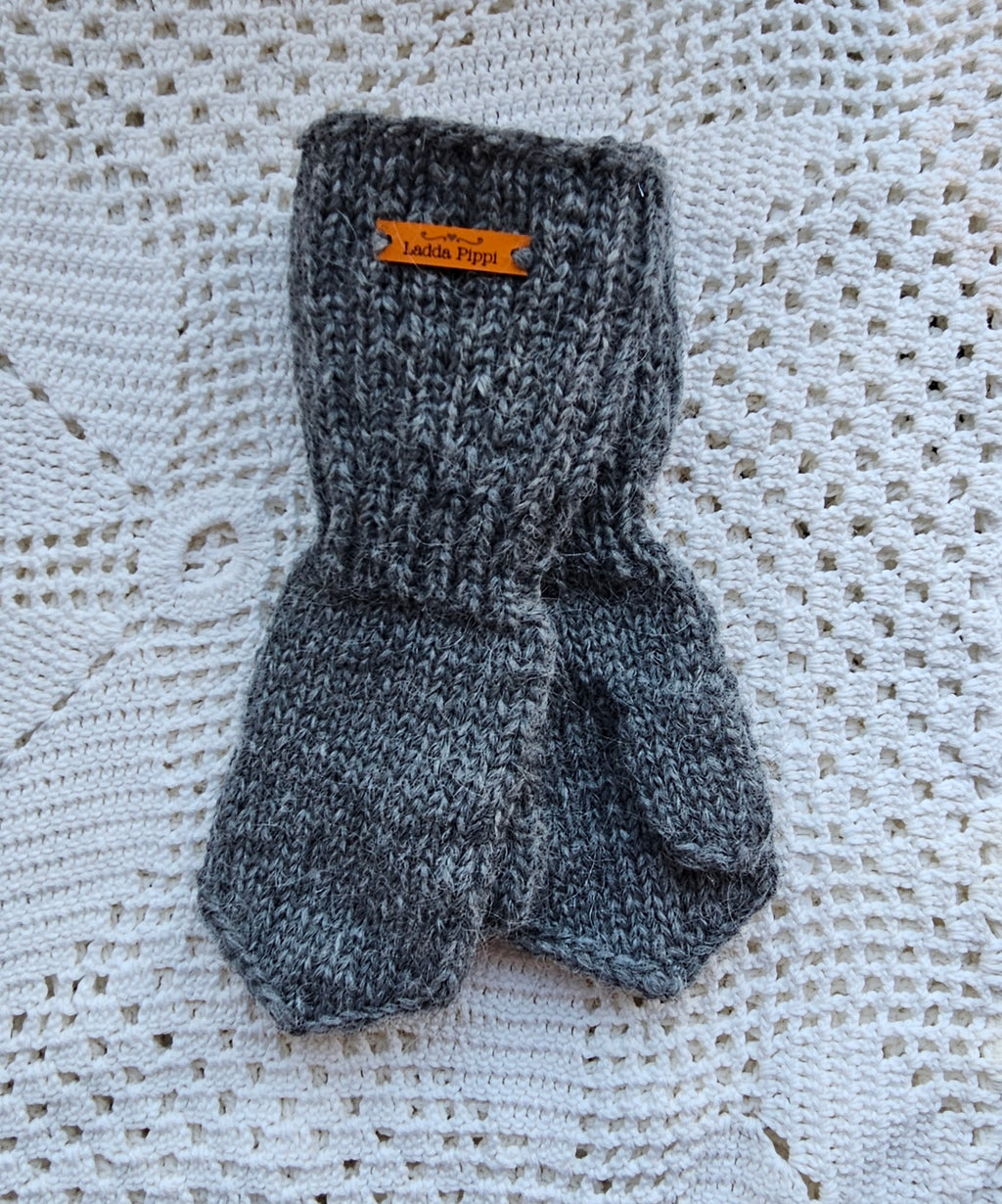 Kids Icelandic Wool Mittens - 7-8 y/o - Knit by Ragna