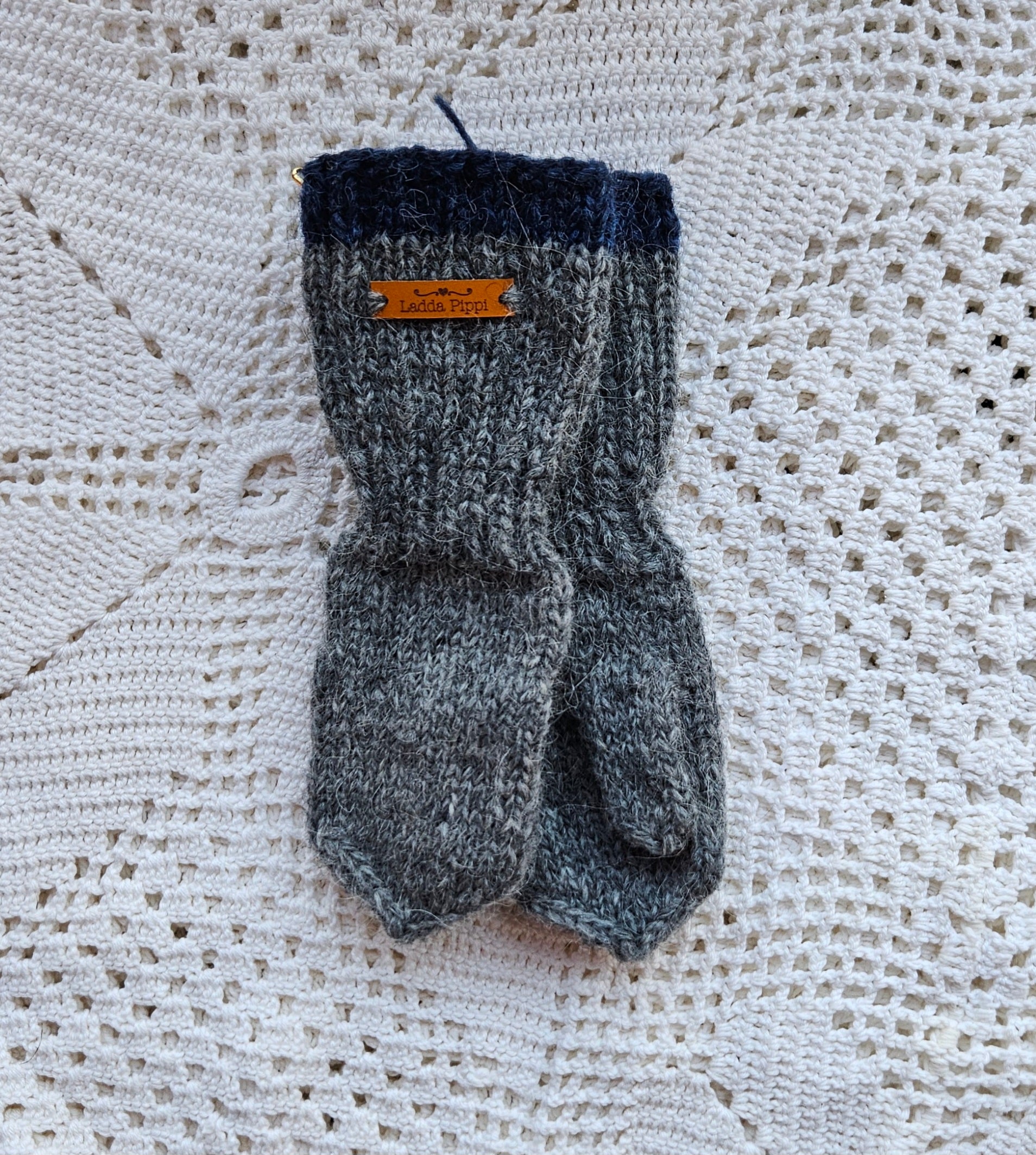 Kids Icelandic Wool Mittens - 7-8 y/o - Knit by Ragna