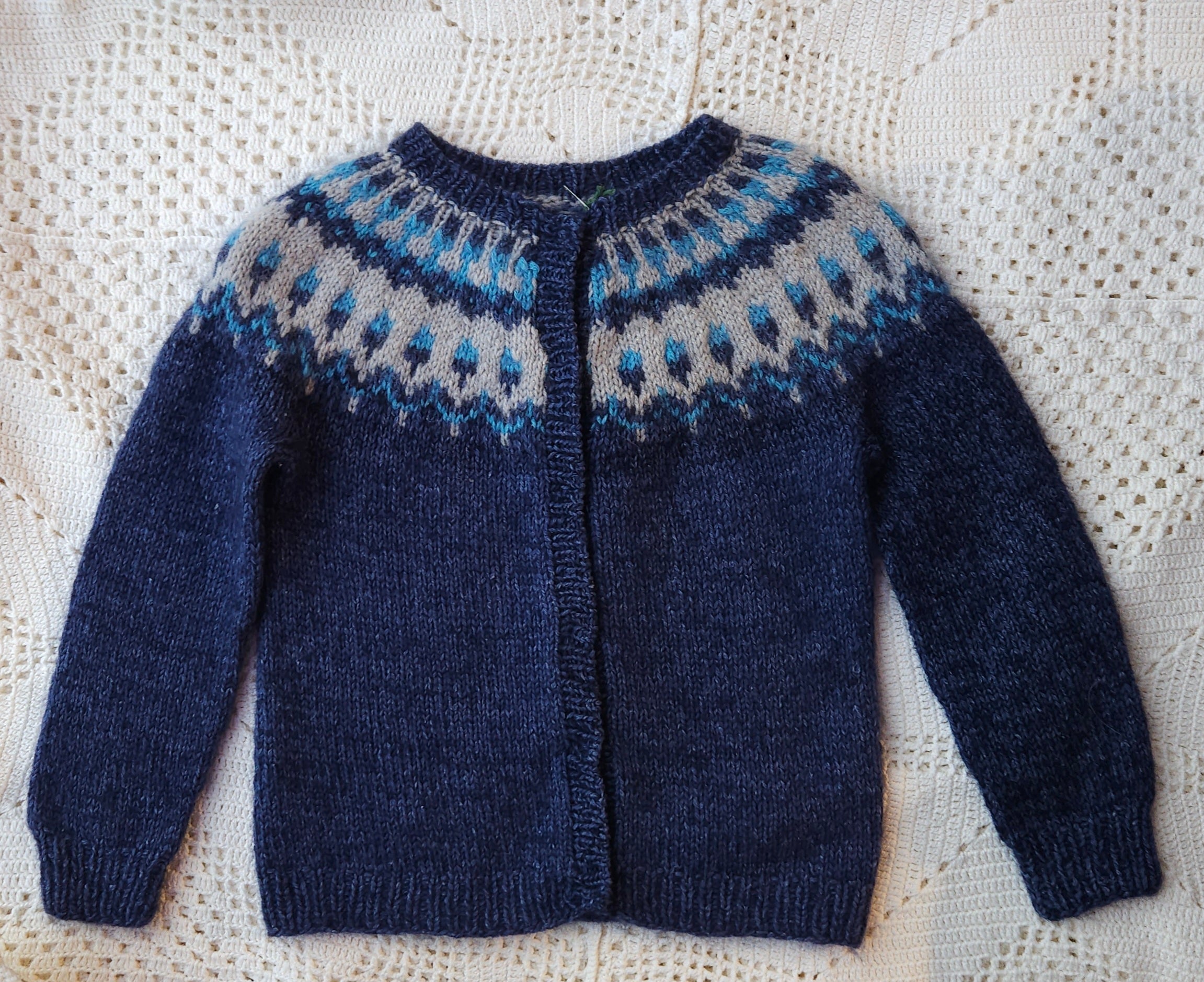 Kids Wool Sweater for 5-6 y/o knit by Sigrún Finna