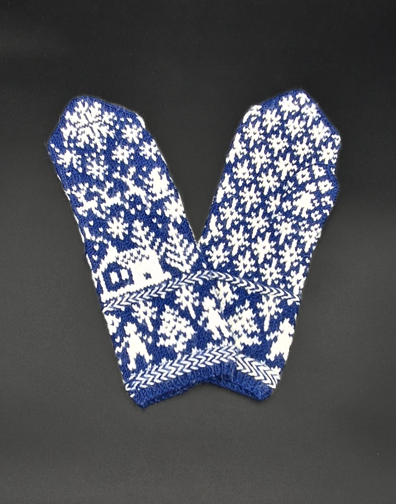 Merino wool mittens knit by Hrafnhildur Stella - 9