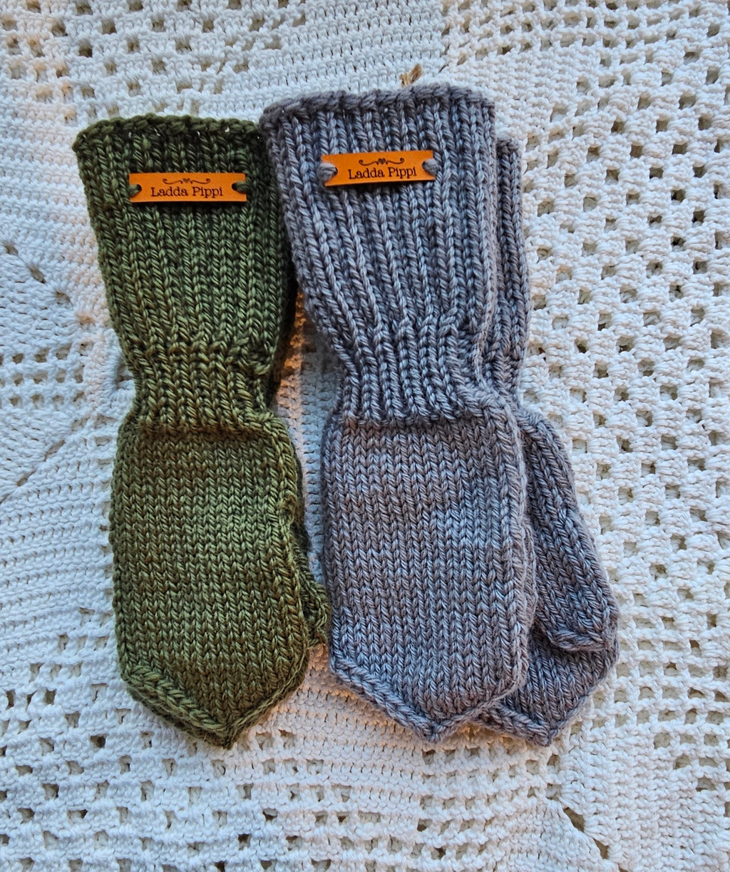 Kids Merino Wool Mittens - 7-8 y/o - Knit by Ragna