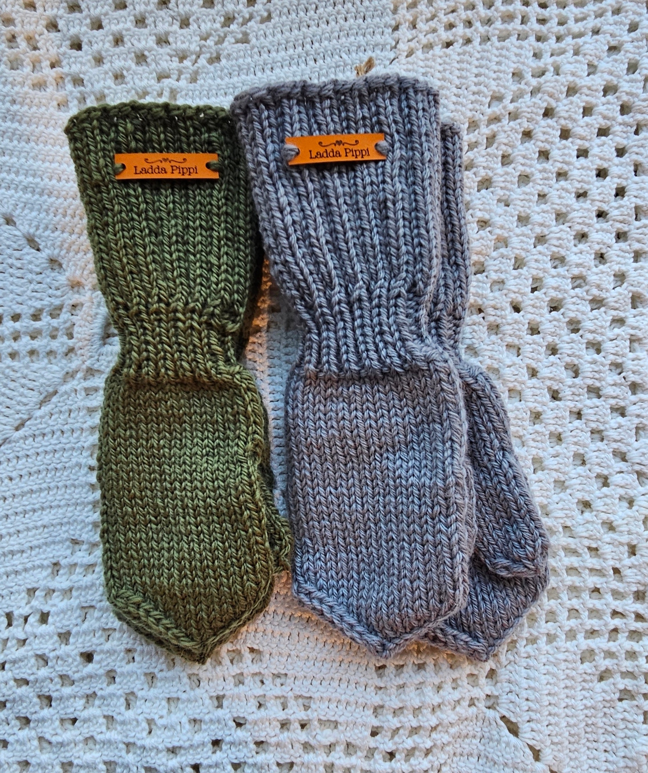 Kids Merino Wool Mittens - 7-8 y/o - Knit by Ragna